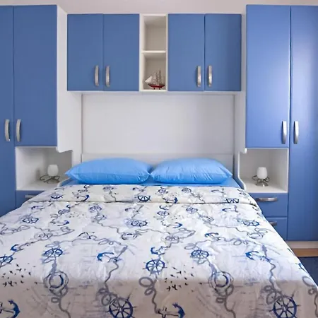 Cozy In Rogoznicko Zečevo