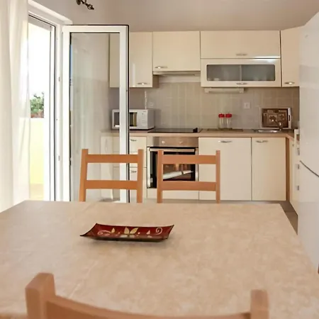 Apartment In Rogoznicko With Kitchen