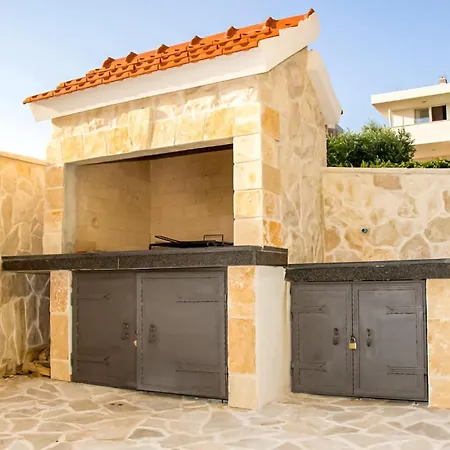 Apartment In Rogoznicko With Kitchen Zecevo