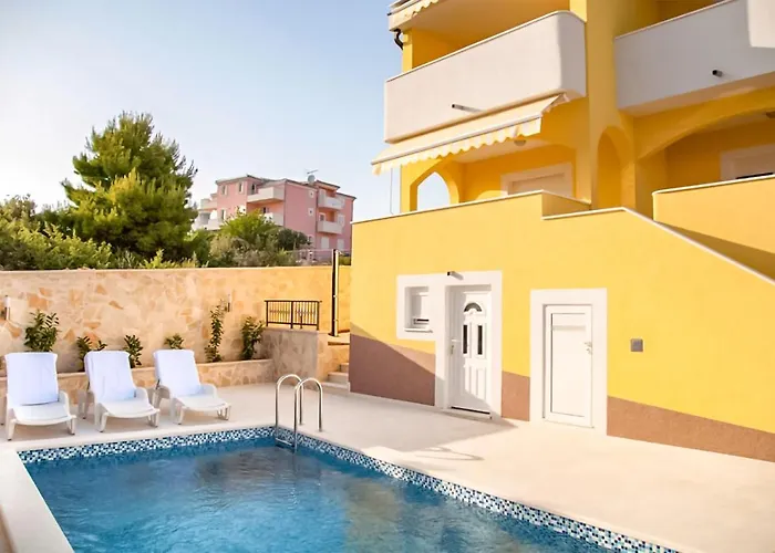 Cozy In Rogoznicko Daire Zečevo