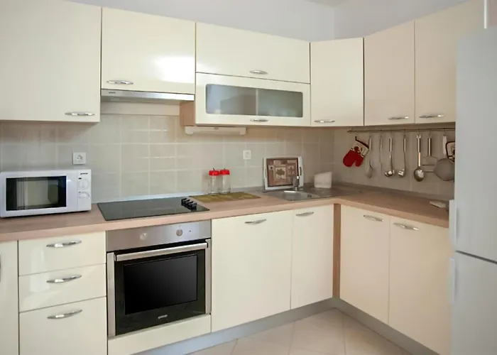 Cozy In Rogoznicko Daire *